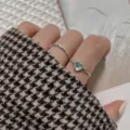 Koreanischer Herz-Mondstein-Kettenring mit verstellbarem Kordelzug-Design in Silber - Herz Teleskopring / Verstellbar / Weißgold