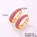 Vista detallada de pendientes ovalados dorados con circonitas rojas y dimensiones - Dorado con Circonia Rojo Rosa
