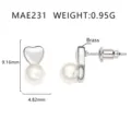 Nahaufnahme von herzförmigen Perlenohrsteckern mit 9,16 mm Höhe und hochwertigem Messing - Herz Stil (MAE231) / Silber