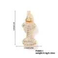 Gros plan détaillé du pendentif lettre étincelant avec un design micro-serti de cristaux. - Pendentif Lettre I Seul (N00888GW-I)