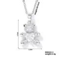 Vista dettagliata della collana con ciondolo a orsetto con cuore e misura di 1,7 cm - Stile che Tiene il Cuore (N00322-2) / Bianco (Argento)
