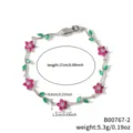 Vista dettagliata del braccialetto di fiori in zircone con dimensioni e design squisito. - B00767-2
