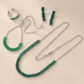 Elegante conjunto de joyas con zirconitas verdes cuadradas, collar, pulsera y anillo. - Conjunto Plateado Piedra Verde (ZT0004-7)