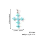 Pendentif croix avec pierres bleu clair et zircons avec dimensions indiquées - Style Croix Trèfle Zirconia Bleu Clair (P5219-4)
