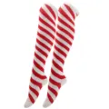 Festliche rot-weiß diagonal gestreifte Overknee-Socken für Damen im Weihnachtslook - Einheitsgröße / Rot und Weiß Gestreift