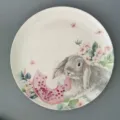Assiette en mélamine avec lapin de dessin animé et motif floral style dessiné à la main - Lapin de Pâques B