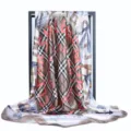 Élégant foulard en soie 90x90cm à carreaux marrons avec imprimé floral chic - 90*90cm / Fleur de Treillis Grise