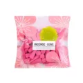 Roze wierookkegels in bloemenzak met groene bloemenhouder voor aromatherapie en ontspanning. - Roze Kersentoren Wierook (Met Groene Schaal)