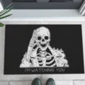 Halloween horror skeleton doormat with I'm Watching You text in black and white finish - Watching Skeleton Style (CHDT-2024-01282) / 40*60cm