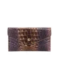 Cartera de mano vintage para mujer en piel con relieve de cocodrilo y cierre dorado - Estilo Sobre de Cocodrilo (PG-5151) / Marrón Concha