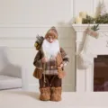 Charmante handgefertigte Weihnachtsmann-Puppe in braunem Karo-Outfit mit Plüschweste - 45cm