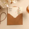 Tarjeta de agradecimiento vintage de papel kraft con ilustración de bayas rojas. - Rama de Bayas de Goji