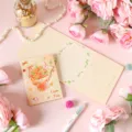Tarjeta de felicitación de San Valentín a mano con ramo y texto Love You - Estilo Ramo de Cuadros Beige (2026031604)