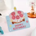 Niedliche Geburtstagskarte mit Erdbeerkuchen-Illustration und Happy Birthday-Text - Retro Kleiner Kuchen (Stil 5) / 10 Blatt Set