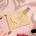 Schattige 3D-hartwenskaart met Best Wishes tekst voor verjaardagsverrassingen en DIY-cadeaus - Geel Creatieve Stijl (9【三折爱心贺卡】)