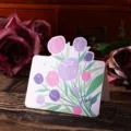 Elegante tarjeta de felicitación doblada con ilustración de tulipanes de colores - Estilo Tulipán