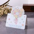 Tarjeta de felicitación con ramo de flores dibujado a mano y mensaje dulce en inglés - Estilo Girasol