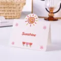 Linda tarjeta de felicitación blanca con sol y tulipanes para regalos infantiles - Estilo de Sol