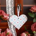 Tarjeta de felicitación con forma de corazón a cuadros azules y cinta blanca para San Valentín - Estilo Floral de Cuadros Azules y Blancos / Tarjeta de Corazón Con Agujero