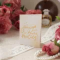 Tarjeta de felicitación crema con texto dorado "Journeys end in lovers meeting". - Estilo Journeys End in Lovers Meeting (9)