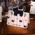 Vintage-Grußkarte mit einem niedlichen schwarzen Katzen-Cartoon und Apfelkatzen-Text - Schwarze Katze (3614)