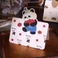 Süße Cartoon-Panda-Klappkarte mit festlichem Partyhut und Beeren-Illustration - Panda (3614)