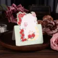 Elegante Vintage-Blumen-Grußkarte mit Rosen- und Schmetterlingsmotiven für Valentinsgeschenke - Mond in Blumenmeer-Stil (Yuesheng Huahai)