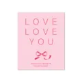 Tarjeta rosa de San Valentín con texto LOVE e ilustración de lazo rojo - Estilo 14