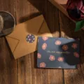 Carte de vœux florale vintage avec texte en feuille d'or et enveloppe en kraft - Do Not Say Goodbye (Enveloppe Kraft) / Carte de vœux + Enveloppe + Autocollant de scellement