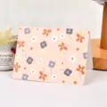 Elegante tarjeta floral con texto Serendipity en pan de oro para regalo - Patrón Serendipity