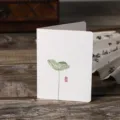 Detailansicht einer minimalistischen Grußkarte im chinesischen Stil mit Lotusblatt Motiv. - Elegantes Lotusblatt-Muster / Große Größe mit Umschlag und OPP-Beutel