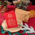 Tarjeta de Navidad roja retro de lujo con grabado dorado y sobre de kraft puro - Estilo Regalo de Navidad / Embalaje Individual con Sobre y Bolsa OPP / Rojo Navidad Retro