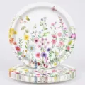 Détail d'assiettes en papier jetables avec imprimés de fleurs sauvages et papillons - Imprimé Fleur Sauvage (Assiettes en Papier 9 Pouces) / Lot de 16