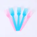 Fourchettes en plastique bleu et rose pour la décoration de fête de baby shower - Fourchettes Bébé / Lot de 16