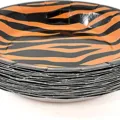 Pile d'assiettes en papier jetables à motif tigre pour fête sur le thème de la jungle - Assiette en Papier Ronde à Rayures de Tigre / 10 Pièces (7 Pouces/18cm)