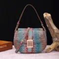 Bolso bandolera retro con relieve de cocodrilo multicolor y hebilla - Rojo Azufaifa + Marrón (PG870)
