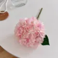 Einzelner realistischer Zweig künstliche rosa Seidenhortensie für schicke Dekoration - Hellrosa