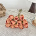 Rosas artificiales vintage de 12 cabezas con bordes quemados para decoración del hogar - Naranja