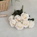 Élégant bouquet de 7 roses Corolla artificielles blanc crème pour décoration maison - Bouquet de Roses Peinture à l'Huile / Blanc d'Automne