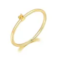 Anillo fino minimalista bañado en oro con piedra de nacimiento circonita. - Talla 6 / Oro Claro + Piedra Amarilla Dorada