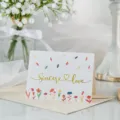 Tarjeta de felicitación floral dorada con texto Sincere Love para mamá - Amor Y Ternura