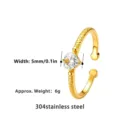 Detaillierte Ansicht eines vergoldeten 304 Edelstahlrings mit 5mm Herz-Zirkonia - Einzelner Herzstein (WLR2141) Gold