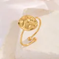 Makro-Detail eines 18K vergoldeten offenen Rings mit unregelmäßiger strukturierter Scheibe - Lava-Textur Ovaler Stil (CXR946-G)