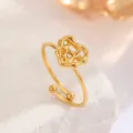 Nahaufnahme eines minimalistischen 18k vergoldeten Rings mit unregelmäßigem Herzdesign - Unregelmäßiges Herz-Stil (CXR946-M)