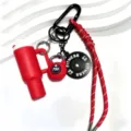 Mini porte-clés de sport fitness breloque de sac avec gobelet haltère et kettlebell 23cm - Rouge