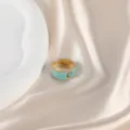 Vintage vergoldeter offener Ring mit hellblauer Emaille und kleinen goldenen Nieten - Himmelblauer Emaille-Perlenstil (CXR00698-26)