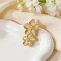 Elegante spilla a doppio fiore in acciaio inossidabile dorato con finitura testurizzata - Stile Doppia Fiore 3D Oro (CXXZ029-02)