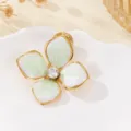 Eleganter 3D-Brosche mit grüner Verlaufsblüte und Kristall für Frühlings-Ästhetik-Schmuck - Blau-Weiß 4-Blütenblatt Stil (CXXZ028-lan)