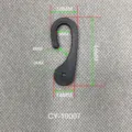 Dimensiones detalladas del gancho en J de plástico negro para sombreros - CY10007 (Altura Total 45mm) / Negro Translúcido
