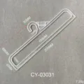 Transparante kunststof kledinghanger detail met nauwkeurige afmetingen en lichtgewicht ontwerp. - Helder Wit